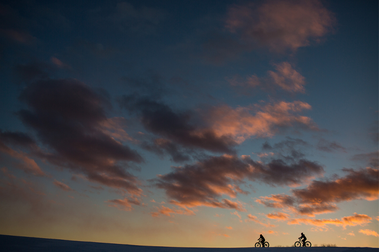 kingston_wedding_photographer_rob_whelan_engagement_winter_fatbike_sunset_silhouette