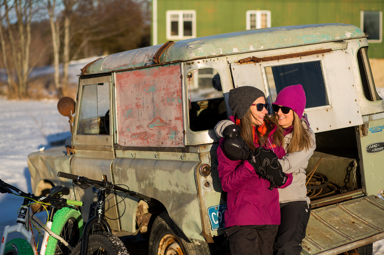 kingston_wedding_photographer_rob_whelan_engagement_winter_portrait_bluesky_vintage_landrover_fatbike