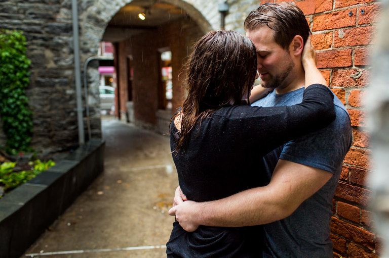 red_house_engagement_downtown_kingston_ygk_rain_love_romance