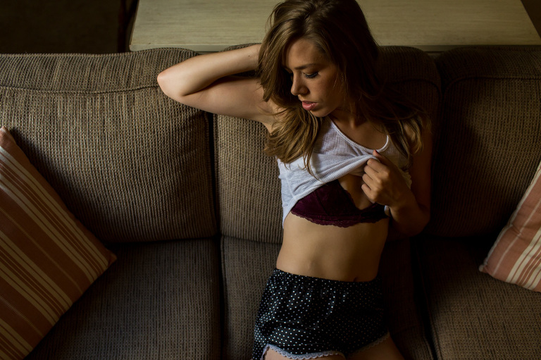 kingston-boudoir-photography-closett-candyy-intimate-lifestyle-do-more-wear-less-rob-whelan-1