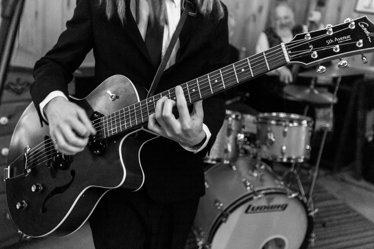 prince-edward-county-wedding-picton-pec-mill-house-candid-photojournalism-rob-whelan-1