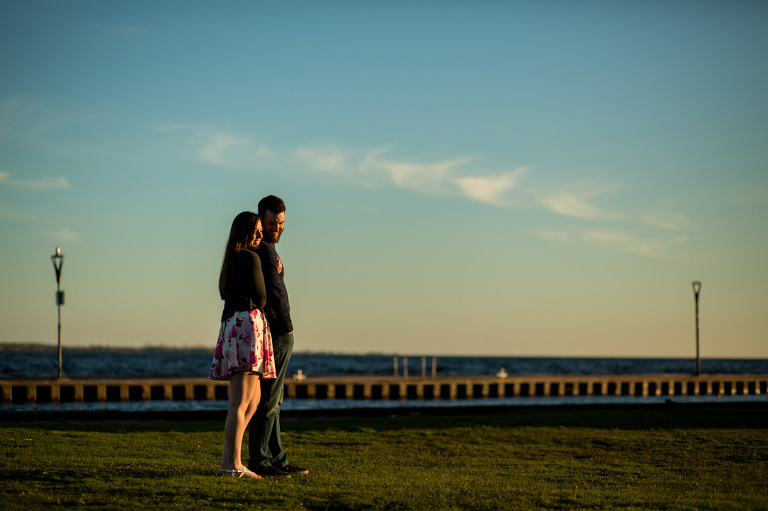 Queens_campus_stroll_ygk_kingston_engagement_sunset_golden_hour_rob_whelan