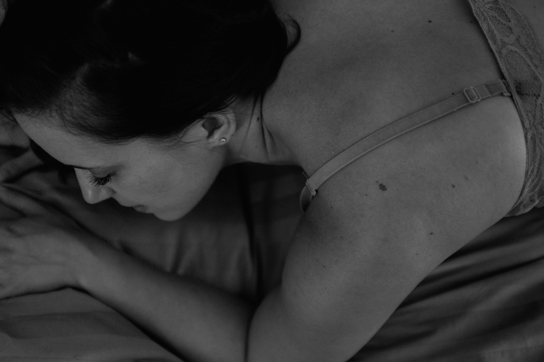 kingston-boudoir-photographer-rob-whelan-intimate-lifestyle-ygk-lingerie-1