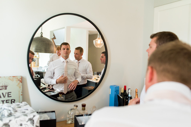 Discovery-centre-wedding-fort-henry-ygk-kingston-candid-photojournalism-rob-whelan-photographer-1