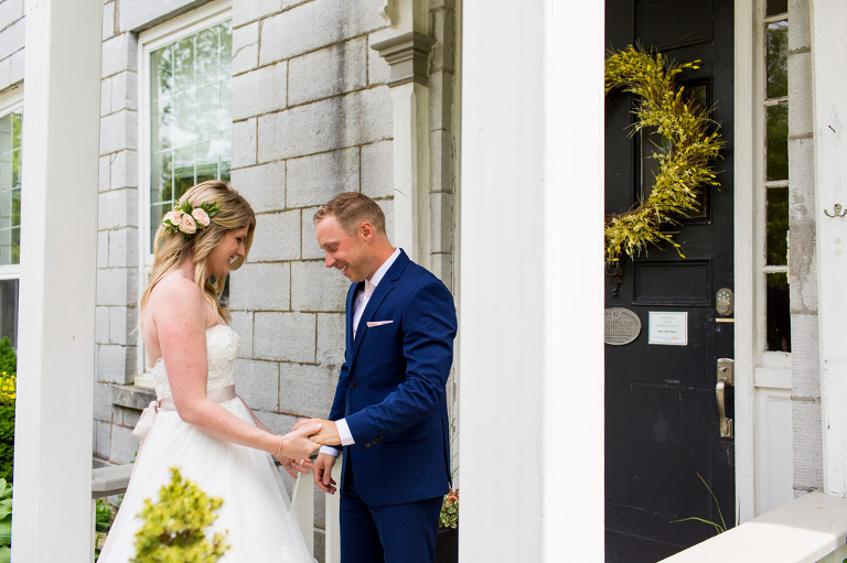 Discovery-centre-wedding-fort-henry-ygk-kingston-candid-photojournalism-rob-whelan-photographer-1