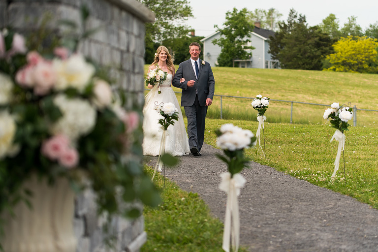 Discovery-centre-wedding-fort-henry-ygk-kingston-candid-photojournalism-rob-whelan-photographer-1
