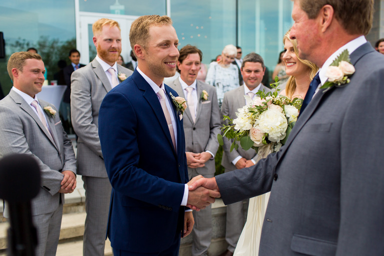 Discovery-centre-wedding-fort-henry-ygk-kingston-candid-photojournalism-rob-whelan-photographer-1