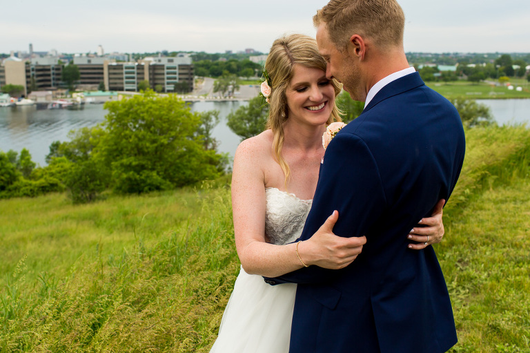 Discovery-centre-wedding-fort-henry-ygk-kingston-candid-photojournalism-rob-whelan-photographer-1
