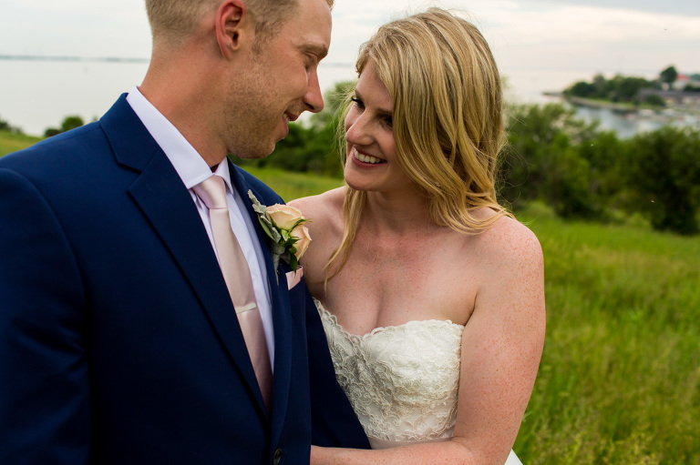 Discovery-centre-wedding-fort-henry-ygk-kingston-candid-photojournalism-rob-whelan-photographer-1