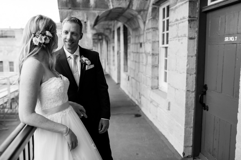 Discovery-centre-wedding-fort-henry-ygk-kingston-candid-photojournalism-rob-whelan-photographer-1