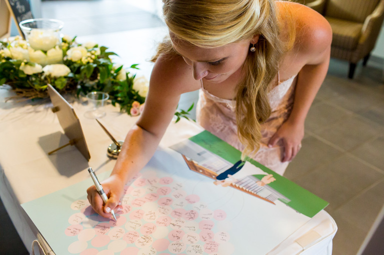 Discovery-centre-wedding-fort-henry-ygk-kingston-candid-photojournalism-rob-whelan-photographer-1