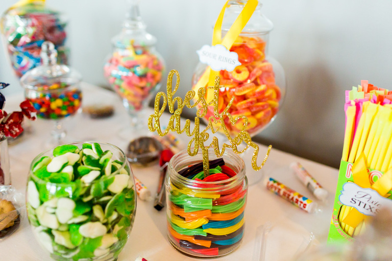 Discovery-centre-wedding-fort-henry-ygk-kingston-candid-photojournalism-rob-whelan-photographer-1