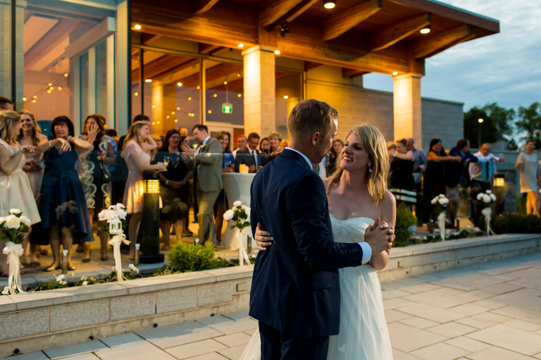 Discovery-centre-wedding-fort-henry-ygk-kingston-candid-photojournalism-rob-whelan-photographer-1