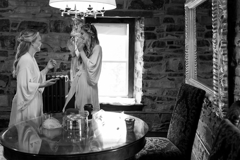 Discovery-centre-wedding-fort-henry-ygk-kingston-candid-photojournalism-rob-whelan-photographer-1