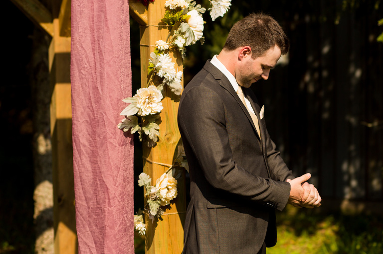 Happy_Life_Farms_Wedding_country_barn_rustic_chic_photojournalism_candid_ygk_kingston_photographer_rob_whelan-1