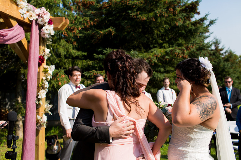 Happy_Life_Farms_Wedding_country_barn_rustic_chic_photojournalism_candid_ygk_kingston_photographer_rob_whelan-1