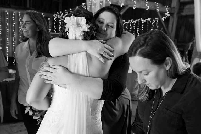 Happy_Life_Farms_Wedding_country_barn_rustic_chic_photojournalism_candid_ygk_kingston_photographer_rob_whelan-1