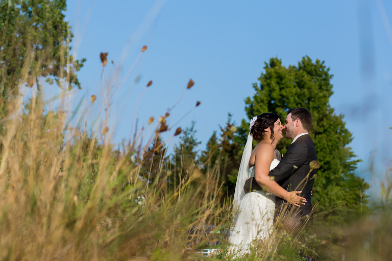 Happy_Life_Farms_Wedding_country_barn_rustic_chic_photojournalism_candid_ygk_kingston_photographer_rob_whelan-1