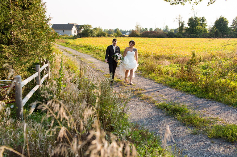Happy_Life_Farms_Wedding_country_barn_rustic_chic_photojournalism_candid_ygk_kingston_photographer_rob_whelan-1