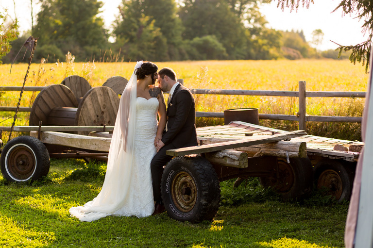 Happy_Life_Farms_Wedding_country_barn_rustic_chic_photojournalism_candid_ygk_kingston_photographer_rob_whelan-1