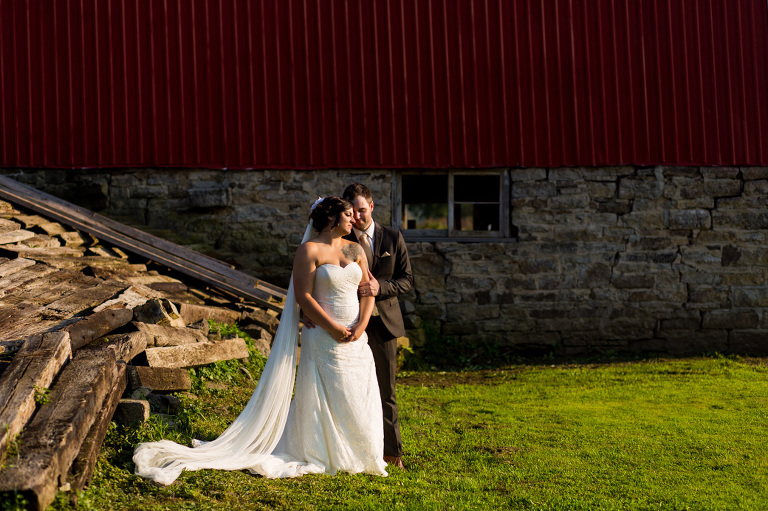 Happy_Life_Farms_Wedding_country_barn_rustic_chic_photojournalism_candid_ygk_kingston_photographer_rob_whelan-1