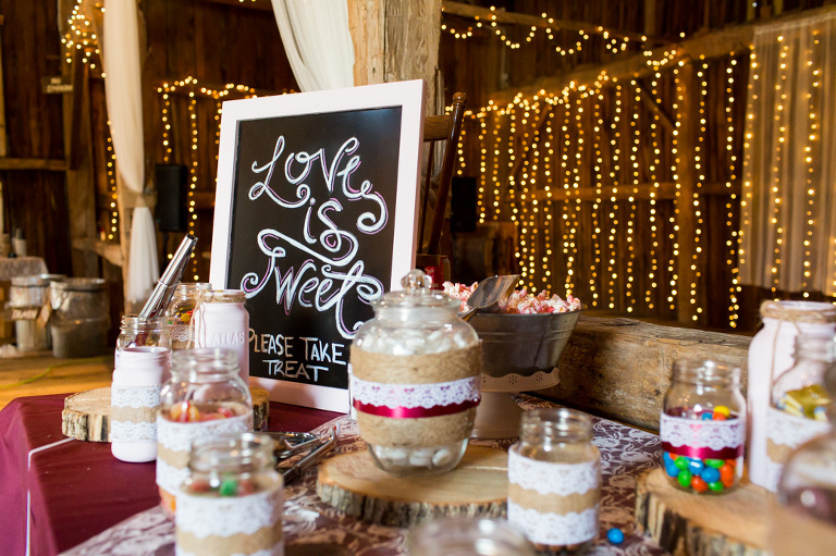 Happy_Life_Farms_Wedding_country_barn_rustic_chic_photojournalism_candid_ygk_kingston_photographer_rob_whelan-1