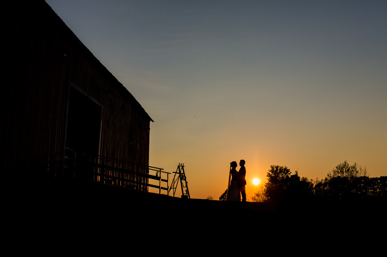 Happy_Life_Farms_Wedding_country_barn_rustic_chic_photojournalism_candid_ygk_kingston_photographer_rob_whelan-1