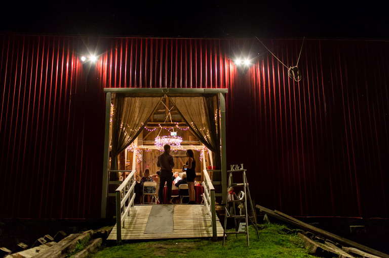 Happy_Life_Farms_Wedding_country_barn_rustic_chic_photojournalism_candid_ygk_kingston_photographer_rob_whelan-1