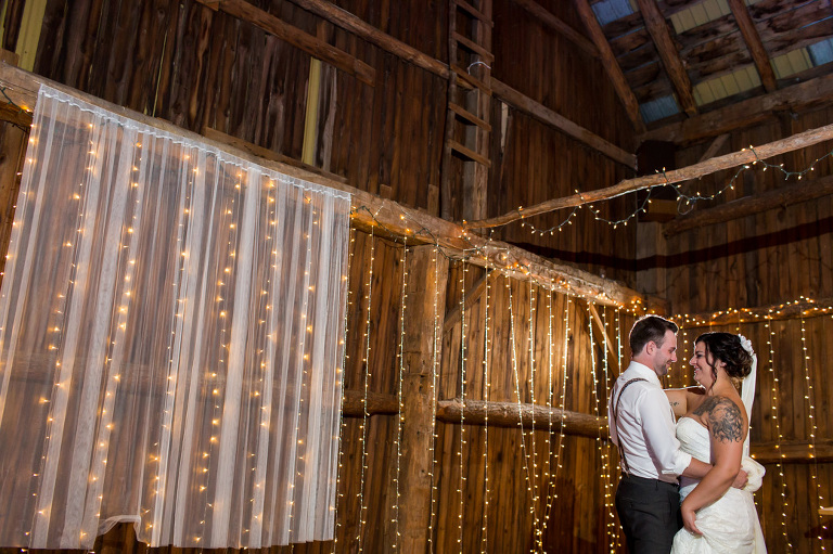 Happy_Life_Farms_Wedding_country_barn_rustic_chic_photojournalism_candid_ygk_kingston_photographer_rob_whelan-1