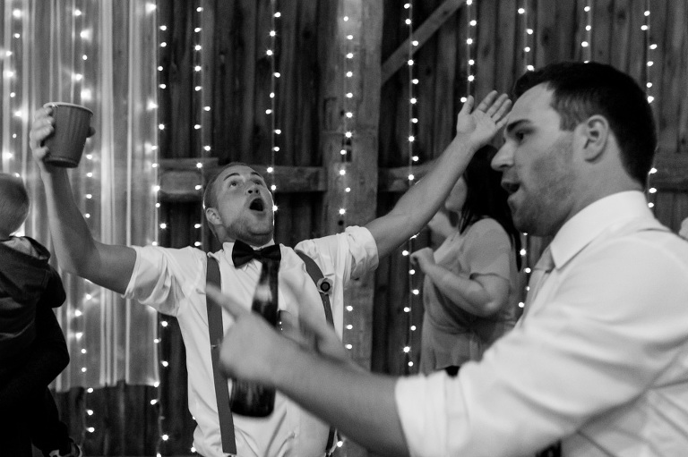 Happy_Life_Farms_Wedding_country_barn_rustic_chic_photojournalism_candid_ygk_kingston_photographer_rob_whelan-1