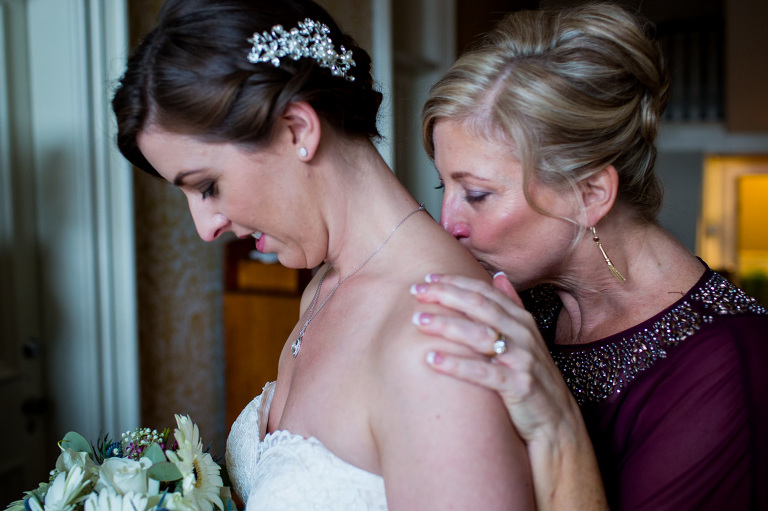 temple's_sugar_bush_wedding_lanark_country_rustic_rain_yow_ygk_rob_whelan_photojournalism_candid
