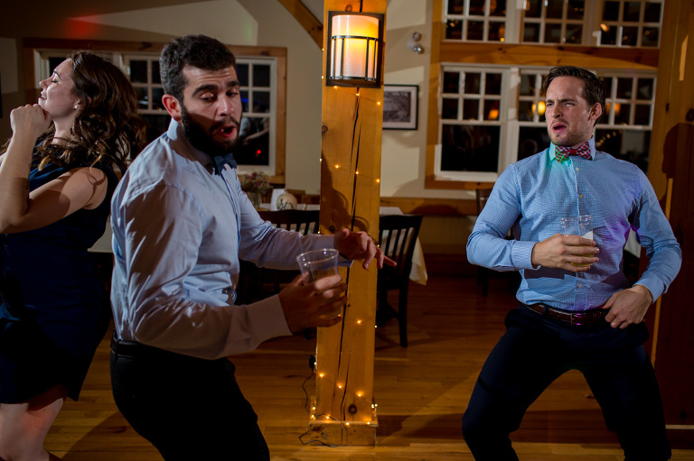 temple's_sugar_bush_wedding_lanark_country_rustic_rain_yow_ygk_rob_whelan_photojournalism_candid