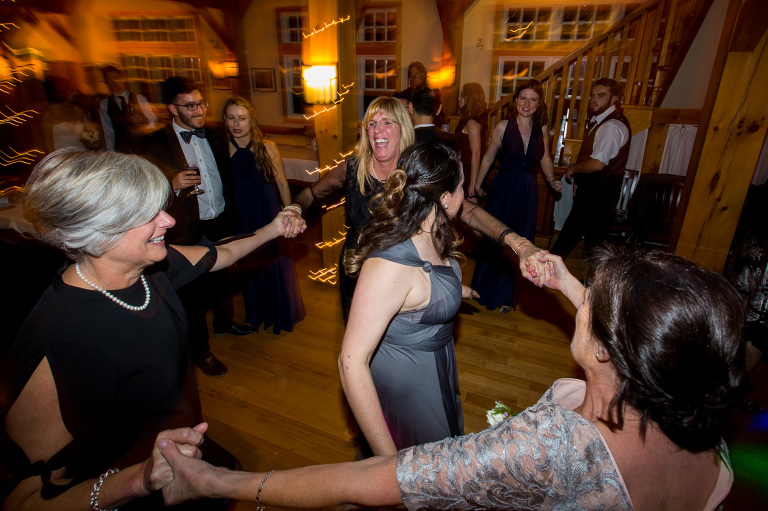 temple's_sugar_bush_wedding_lanark_country_rustic_rain_yow_ygk_rob_whelan_photojournalism_candid