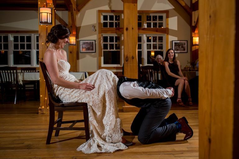 temple's_sugar_bush_wedding_lanark_country_rustic_rain_yow_ygk_rob_whelan_photojournalism_candid