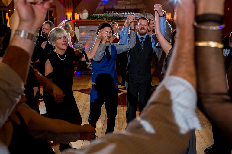 temple's_sugar_bush_wedding_lanark_country_rustic_rain_yow_ygk_rob_whelan_photojournalism_candid