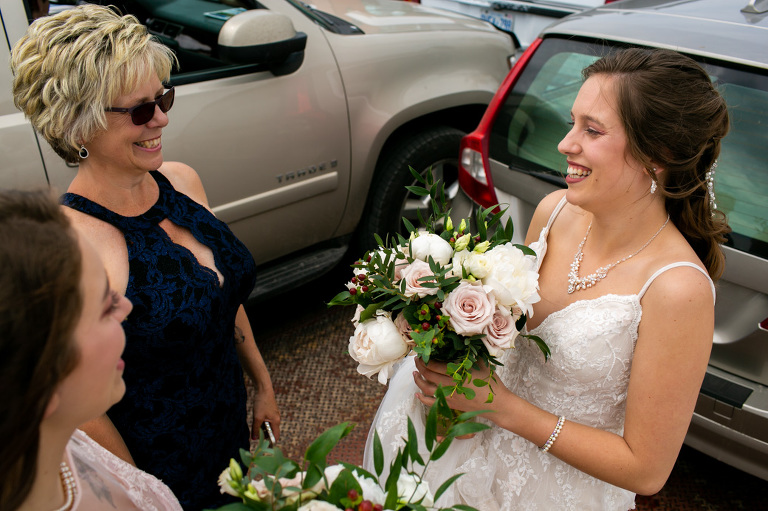vimy_officers_mess_wedding_ygk_spring_photojournalism_candid_rob_whelan_weddings-1