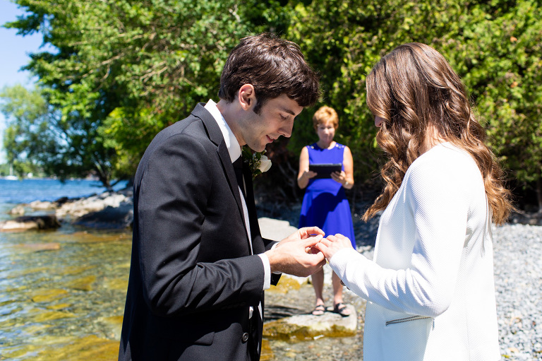 Lakeside_elopement_lemoines_point_ygk_kingston_rob_whelan_photo