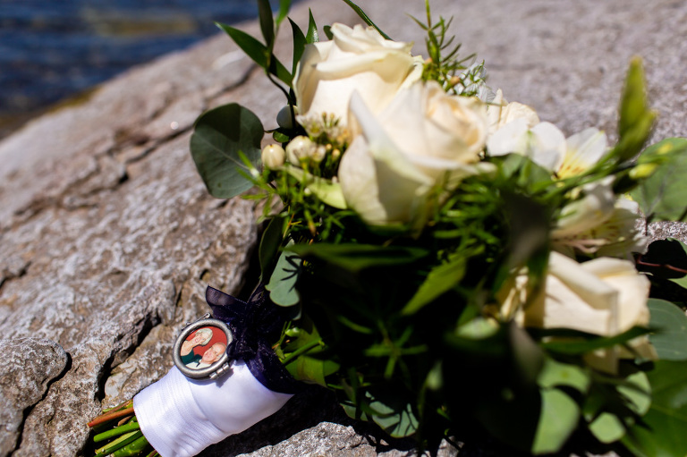 Lakeside_elopement_lemoines_point_ygk_kingston_rob_whelan_photo