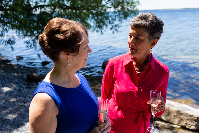 Lakeside_elopement_lemoines_point_ygk_kingston_rob_whelan_photo
