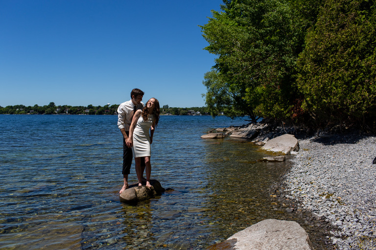 Lakeside_elopement_lemoines_point_ygk_kingston_rob_whelan_photo