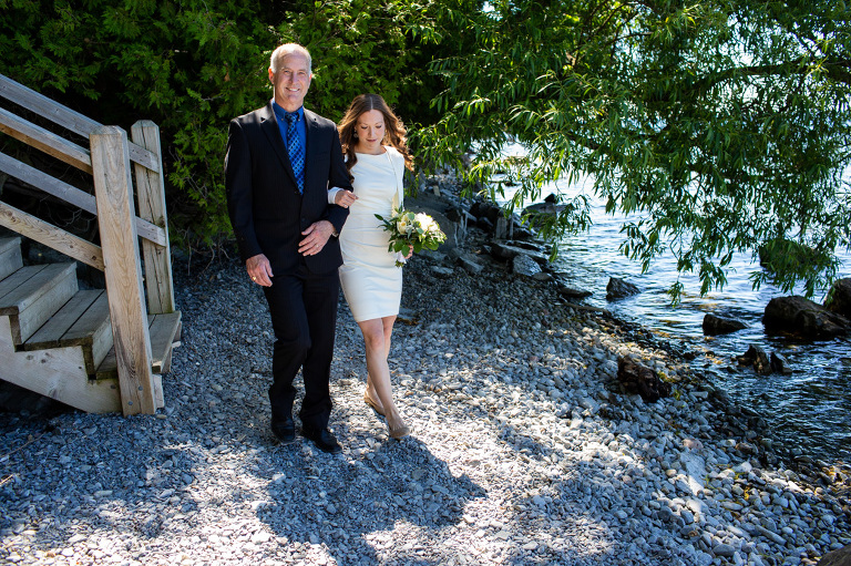 Lakeside_elopement_lemoines_point_ygk_kingston_rob_whelan_photo