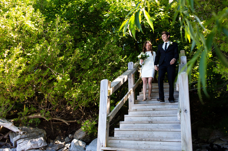 Lakeside_elopement_lemoines_point_ygk_kingston_rob_whelan_photo