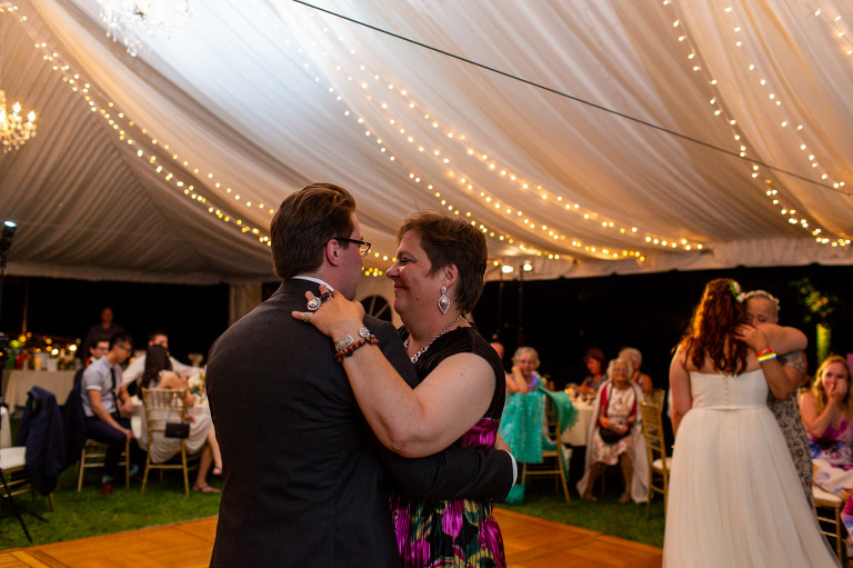 backyard_wedding_ygk_kingston_summer_lakeside_photojournalism_candid_rob_whelan_photography-1