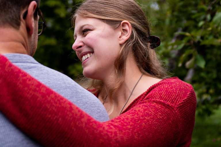 waddell_orchard_engagement_fall_autumn_laughter_fun_kingston_wedding_photographer_rob_whelan-1