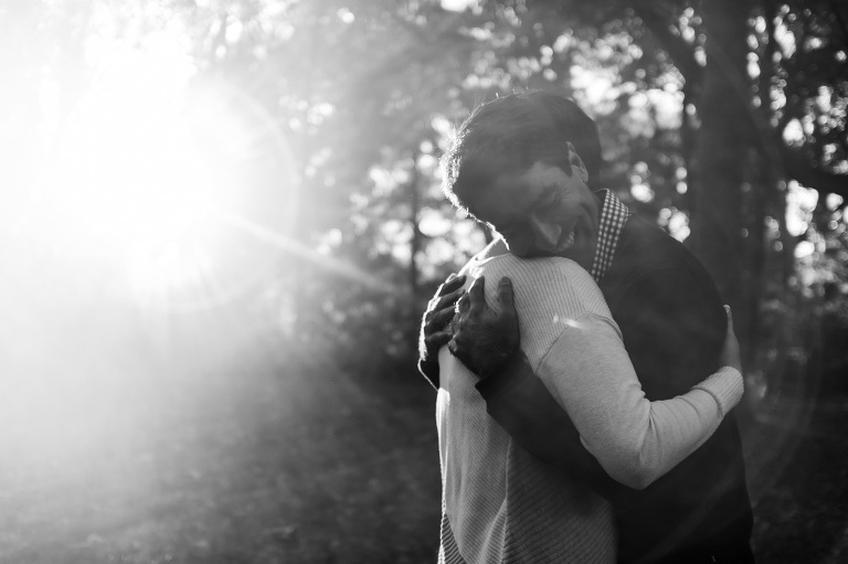 bold_light_lake_ontario_park_engagement_session_ygk_kingston_rob_whelan_photographer