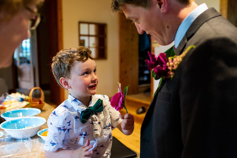 Rainy_countryside_wedding_ygk_backyard_tent_kingston_photographer_rob_whelan-1