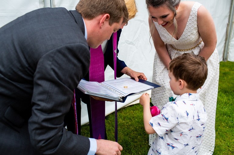 Rainy_countryside_wedding_ygk_backyard_tent_kingston_photographer_rob_whelan-1
