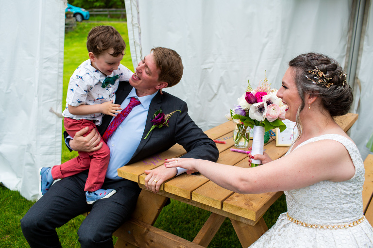Rainy_countryside_wedding_ygk_backyard_tent_kingston_photographer_rob_whelan-1