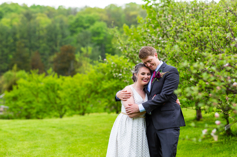 Rainy_countryside_wedding_ygk_backyard_tent_kingston_photographer_rob_whelan-1
