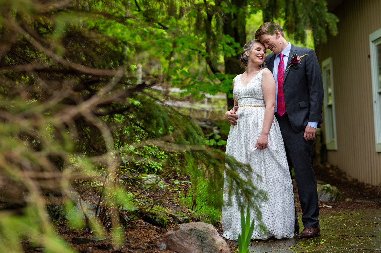 Rainy_countryside_wedding_ygk_backyard_tent_kingston_photographer_rob_whelan-1